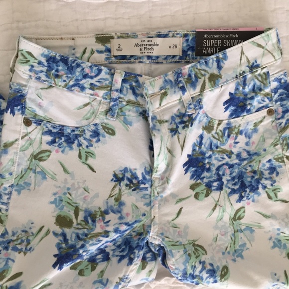 SOLD HP▪️Abercrombie and Fitch Floral Skinny Jeans - Picture 2 of 8
